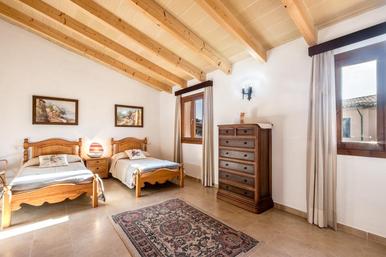 Bewitched Granny'S House Villa Pollenca Exterior photo